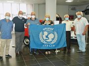 Una storica bandiera UNICEF al Museo della 500 di Garlenda