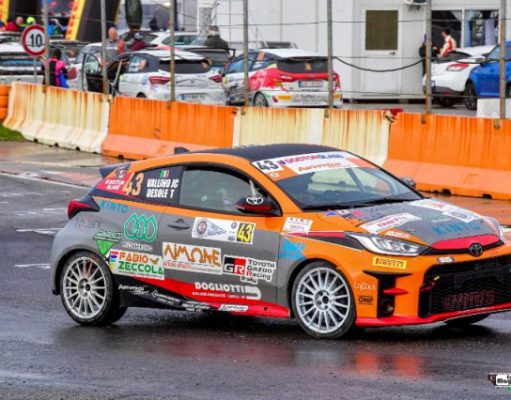 Jean Claude Vallino saluta gli Under 18 al Pavia Rally Circuit