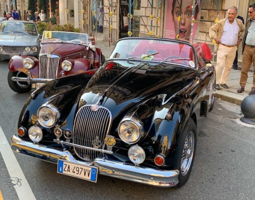 Le auto storiche pronte ad illuminare la Serata in Blu